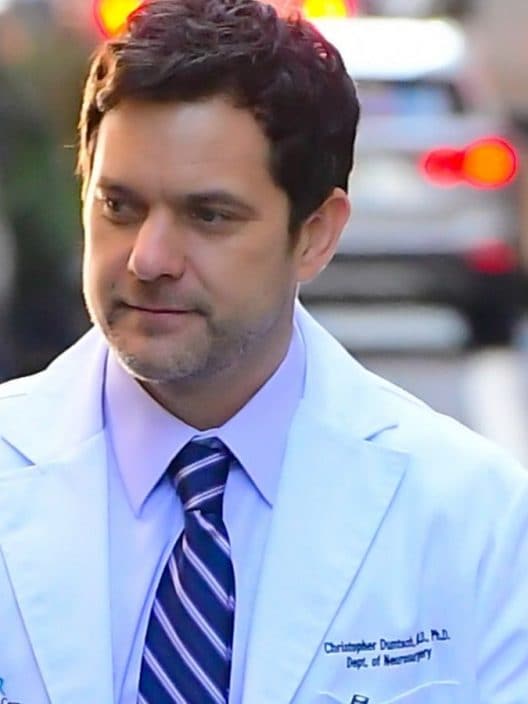 Dr. Death: perché la serie con Joshua Jackson ci terrà tutte con il fiato sospeso