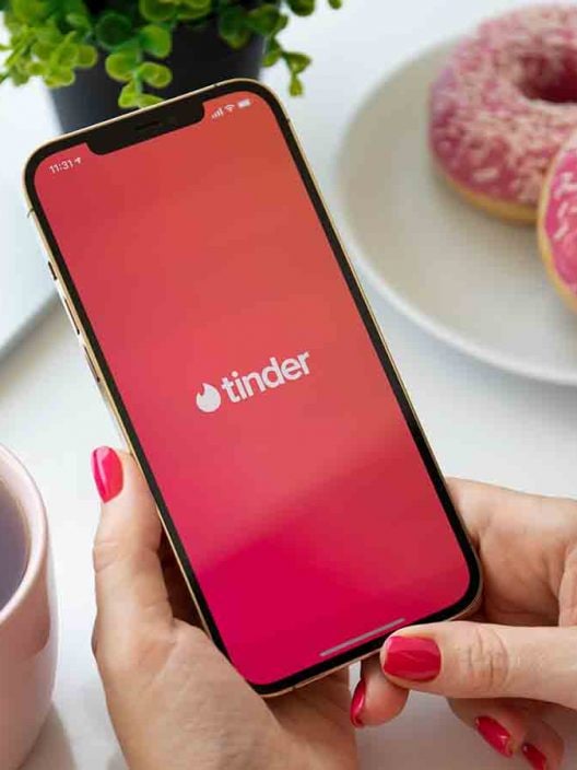 Tinder si rinnova e si rivoluziona: le nuove funzioni sono tutte da scoprire