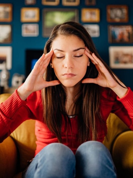 Overthinking: cosa è, perché può essere dannoso, come stare meglio