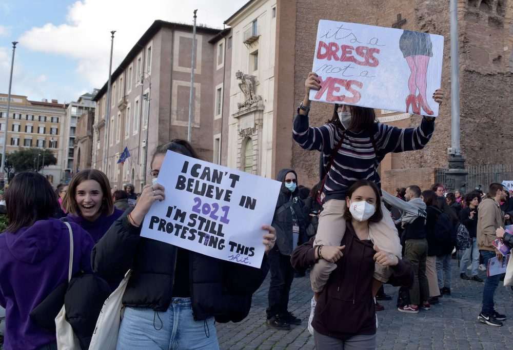 Manifestazione nazionale contro la violenza maschile e di genere, 27 novembre 2021: "It's a dress no