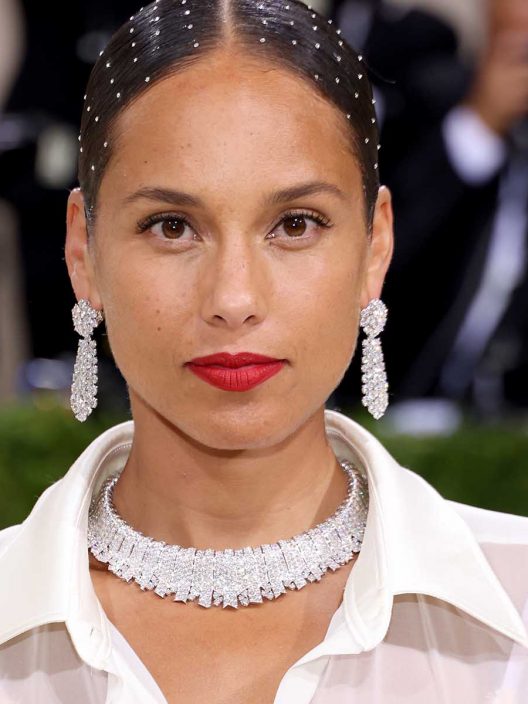 Alicia Keys e la presa di posizione sui social: “Distorcono i corpi e la realtà”