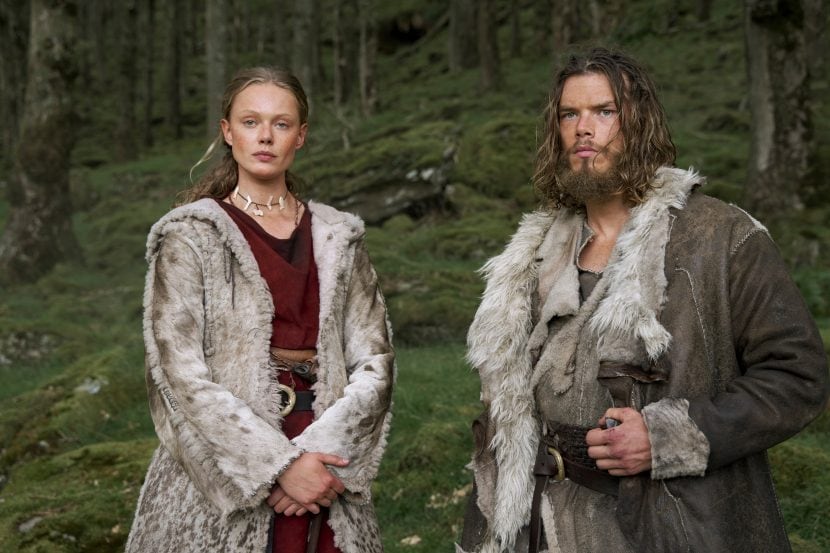 Frida Gustavsson e Sam Corlett in Vikings: Valhalla.