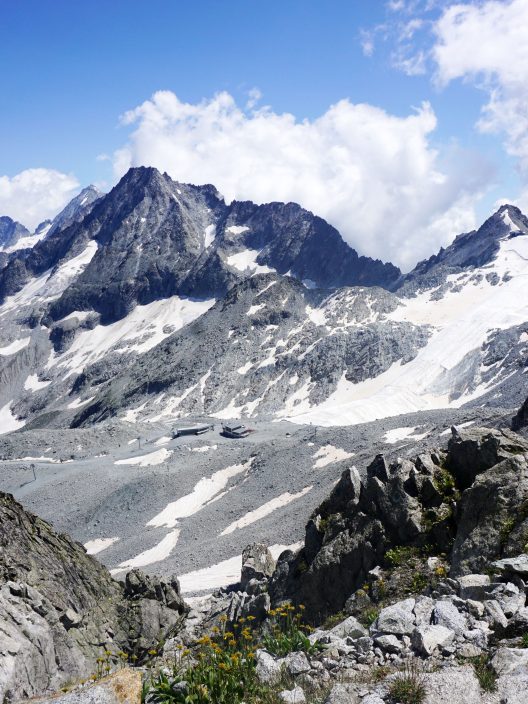 Monte Everest ma non solo: perché lo scioglimento dei ghiacciai (anche italiani) ci deve preoccupare