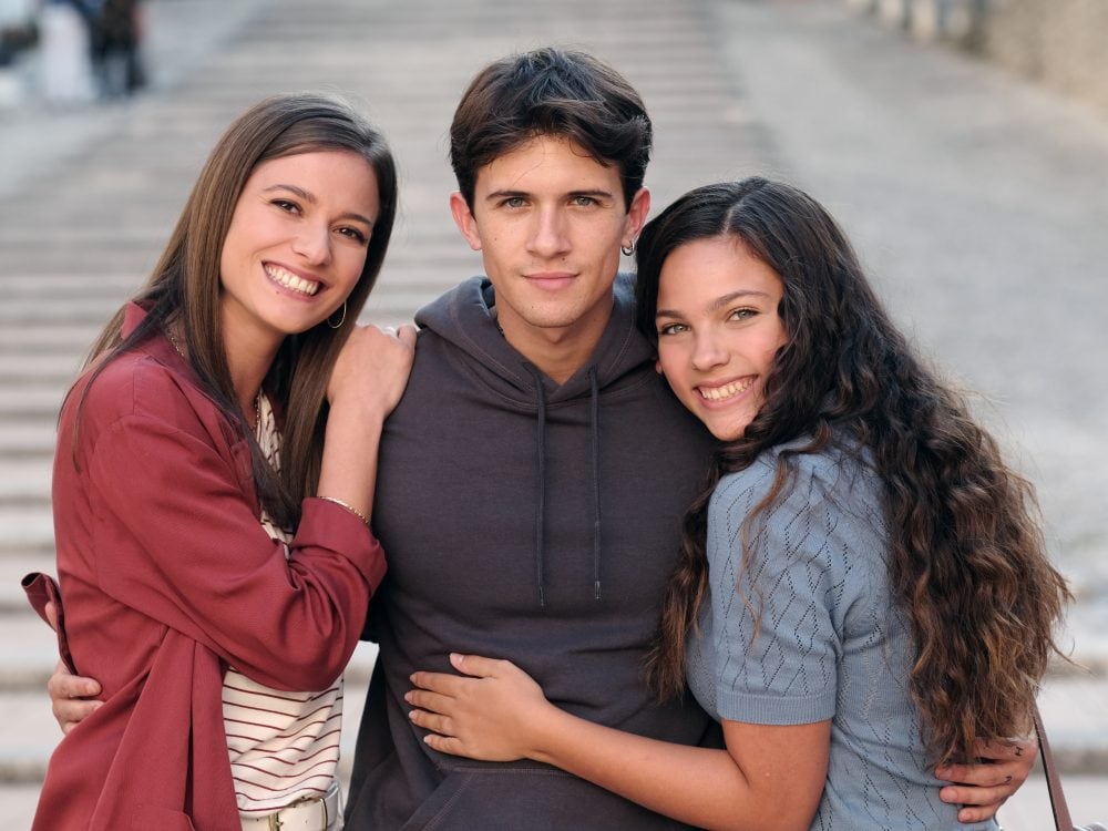 Emma Valenti, Mattia Teruzzi e Giorgia Agata e in Don Matteo 13.