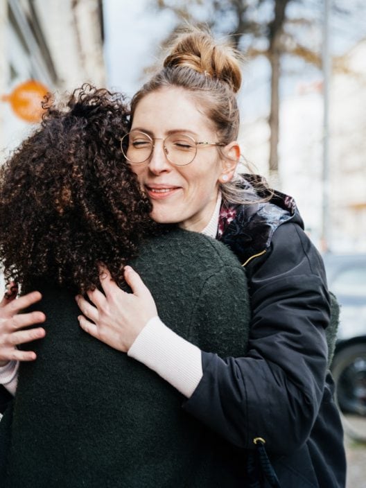 Ecco perché imparare a chiedere aiuto e sostegno emotivo ci cambia la vita