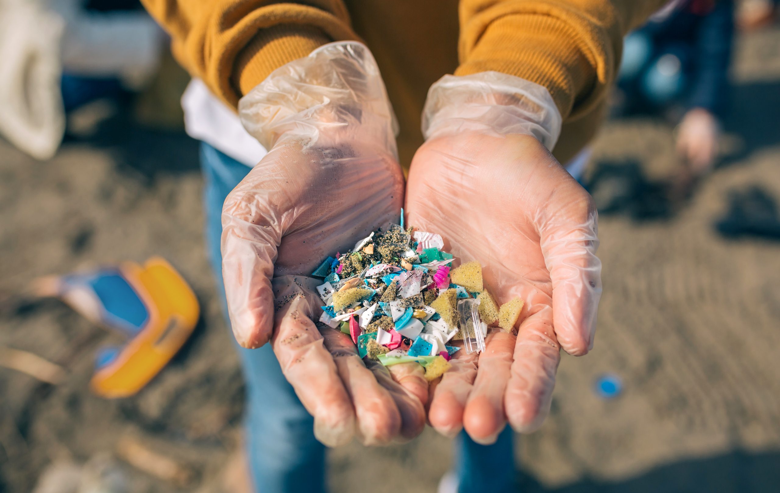 Microplastiche trovate anche nel sangue umano: cosa possiamo fare?