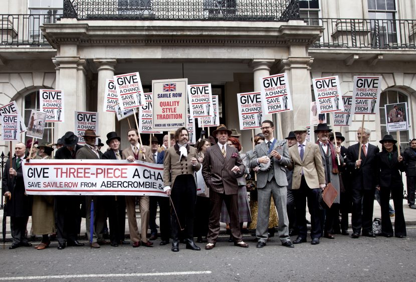 Proteste contro i negozi Abercrombie & Fitch.