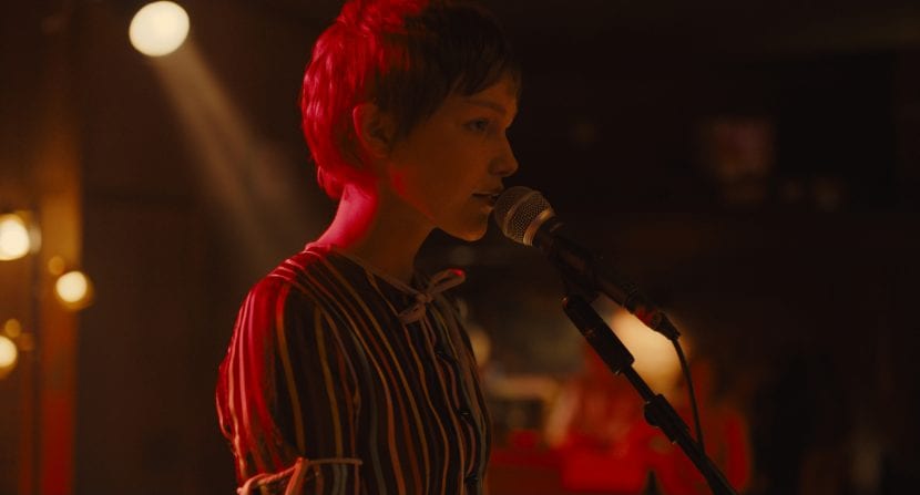 Grace VanderWaal in Hollywood Stargirl.