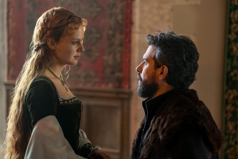 Alicia von Rittenberg e Tom Cullen in Becoming Elizabeth.