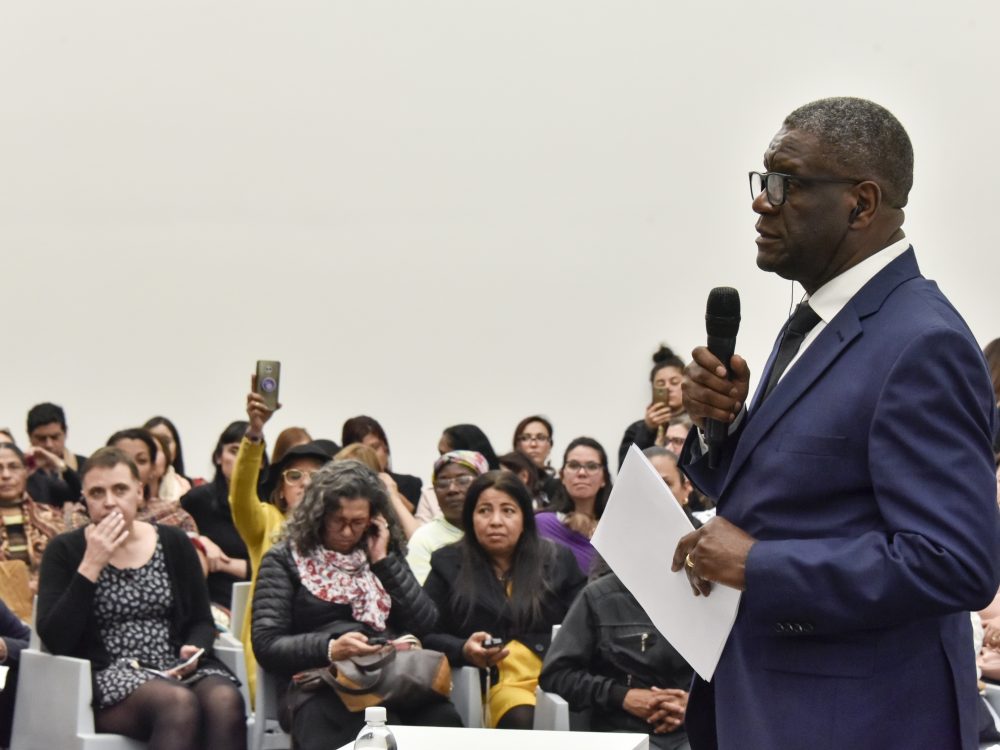 Mukwege riceve il premio Nobel per la pace nel 2018.