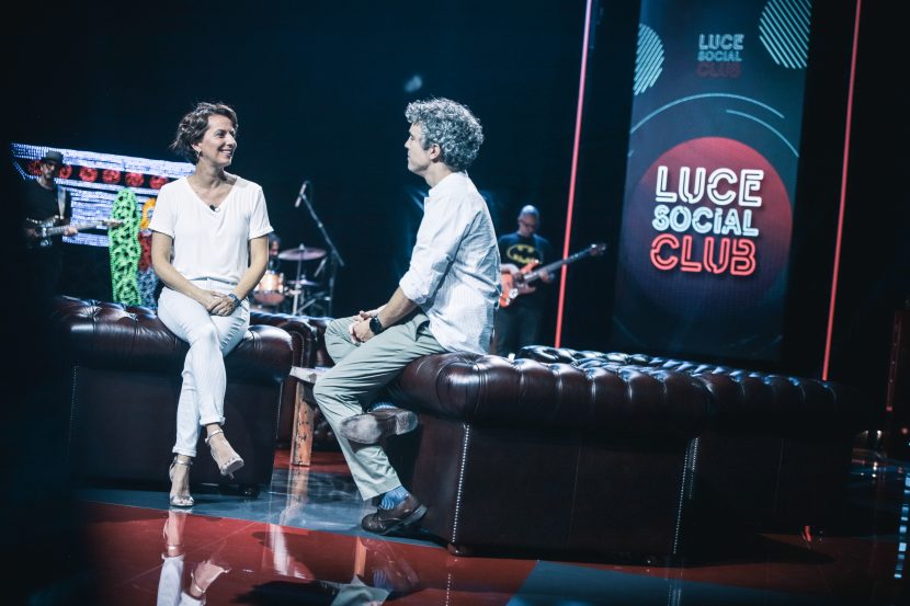 Denise Negri e Federico Chiarini, conduttori di Luce Social Club.