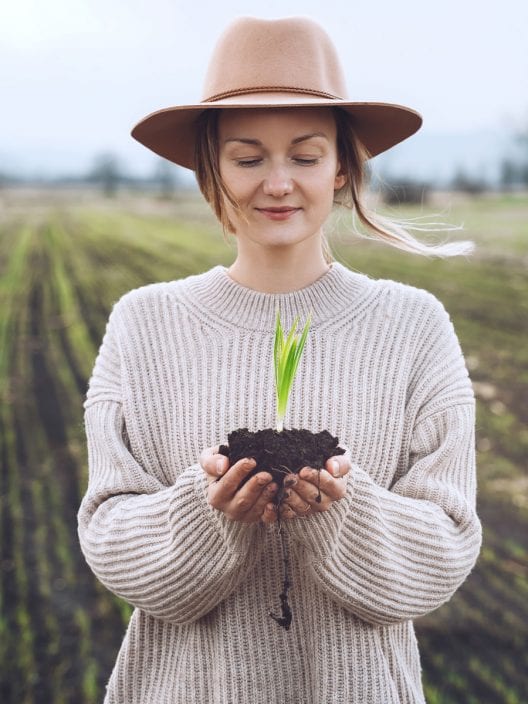 Ecofemminismo, cos’è e perché non è mai stato più attuale (e importante)