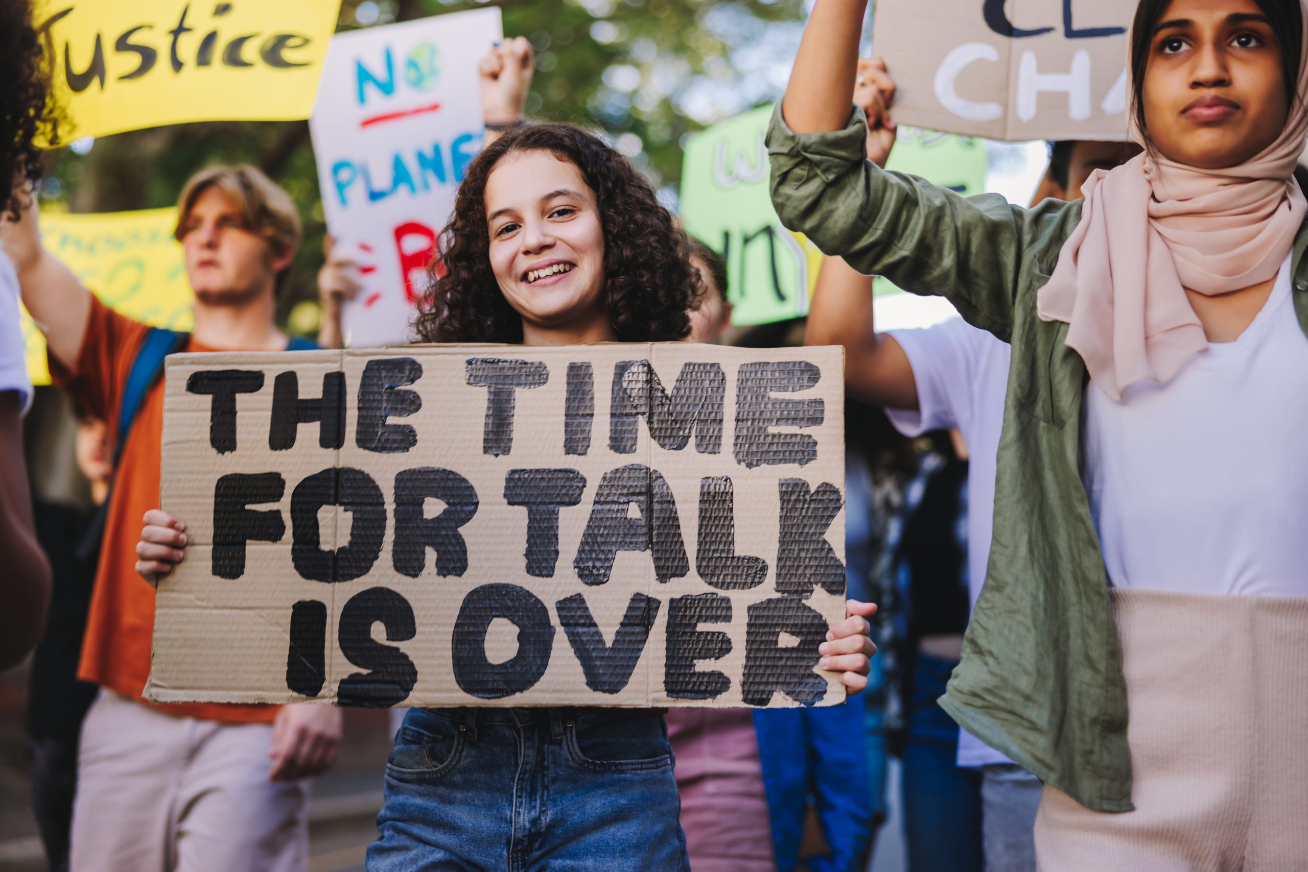 Manifestazioni ma non solo: come la Gen Z sta combattendo il cambiamento climatico