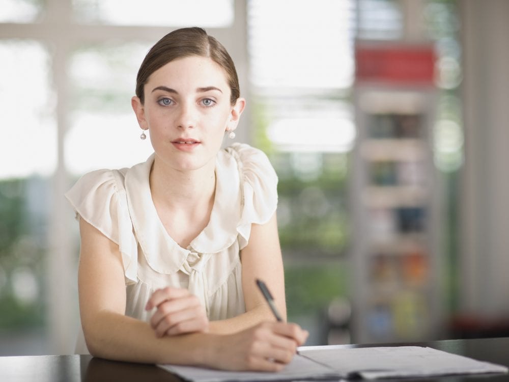 Il mondo del lavoro è in grado di valutare l'expertise di donne a cui chiede di essere sempre giova