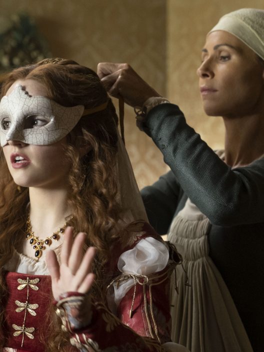 Rosaline: In un film Disney+ la storia dell’ex di Romeo riscrive la tragedia di Shakespeare