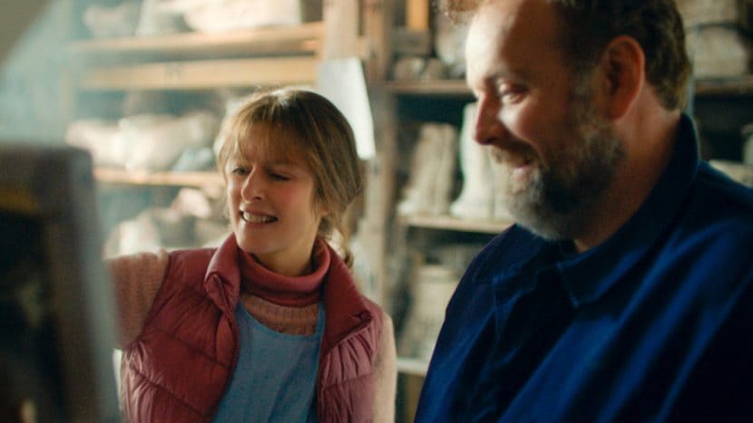 Karin Viard e Grégory Gadebois nel film Maria e l'amore.