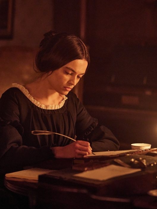 Emily: Un film ripercorre la più misteriosa delle sorelle Bronte, l’autrice di Cime tempestose