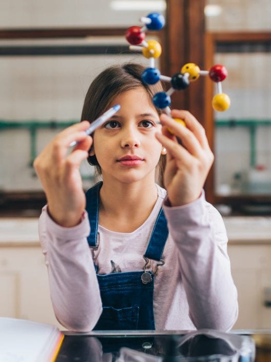 #nonèdamaschio, la campagna contro i pregiudizi di genere a scuola e sul lavoro