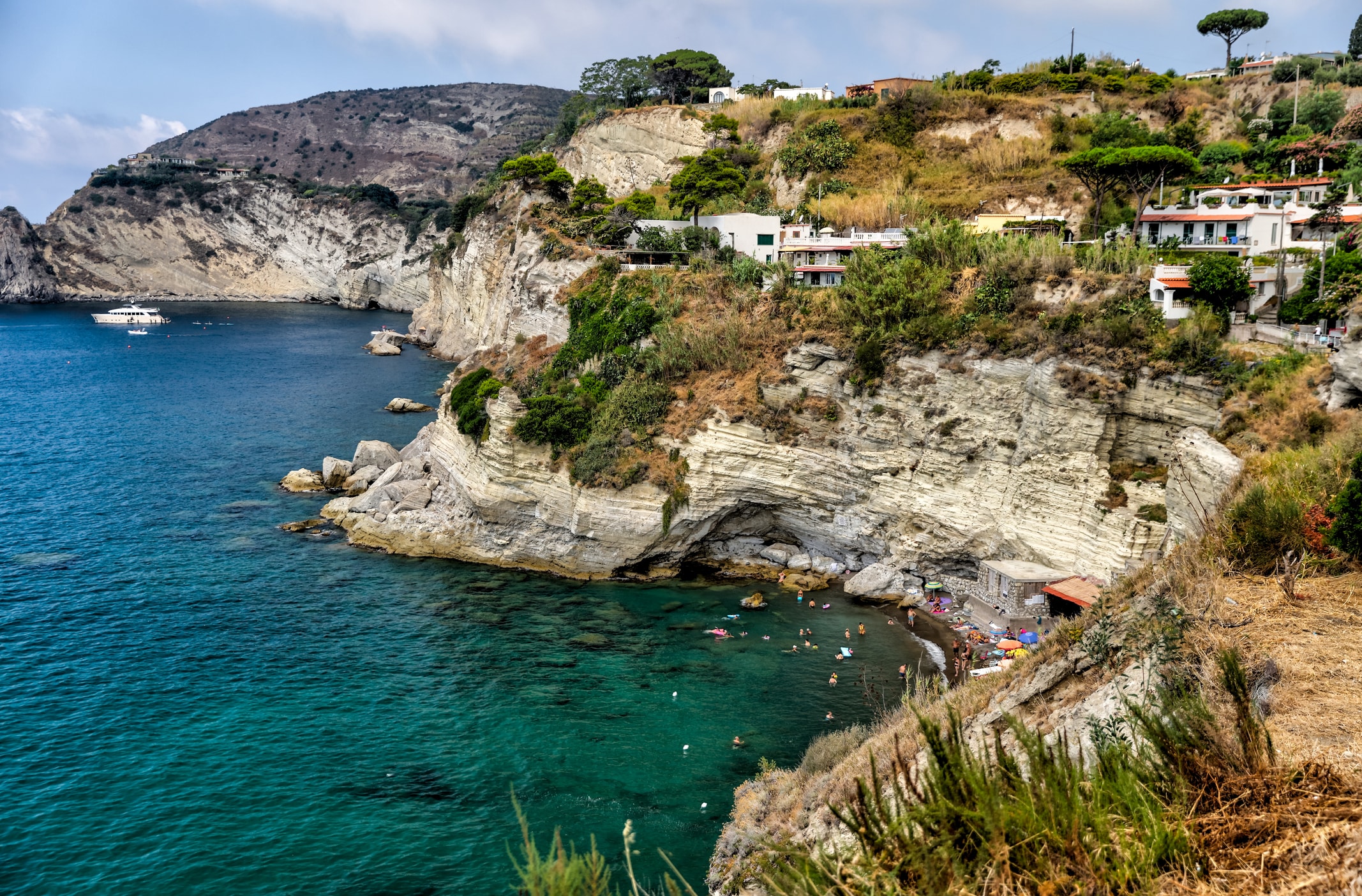 La frana di Ischia ci ricorda che è ora di pretendere azioni per l’ambiente