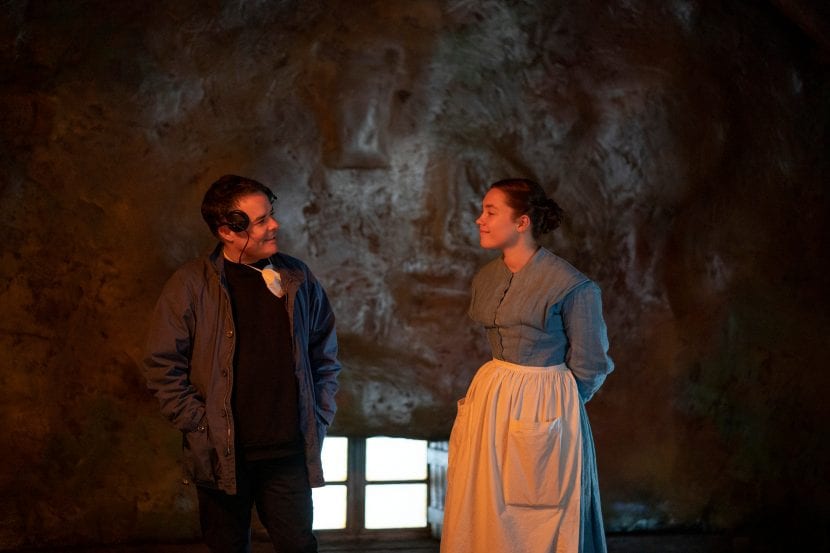 Sebastian Lelio e Florence Pugh sul set del film Il prodigio.