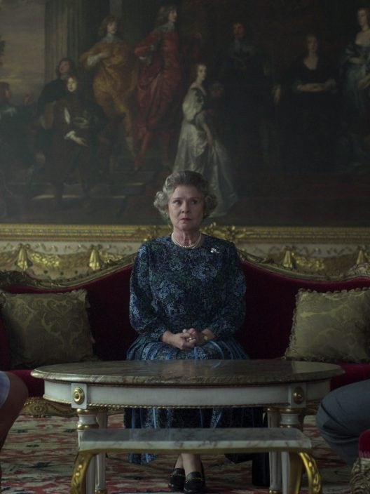 The Crown 5: Elisabetta II, Carlo, Diana e i peggiori anni della monarchia inglese nella serie tv Netflix