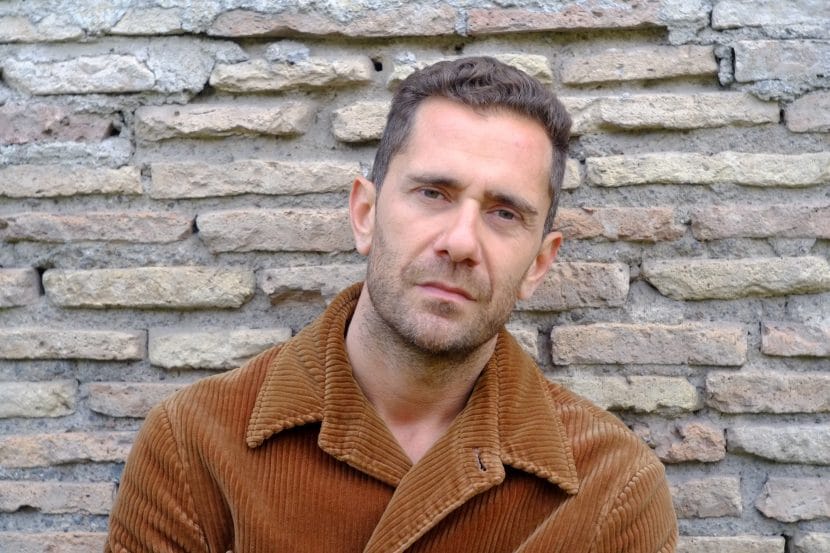 Il regista Roberto De Paolis.