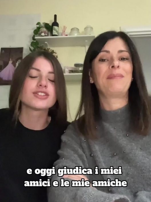 Mia Mamma Giudica Le Mie Amiche E Miei Amici