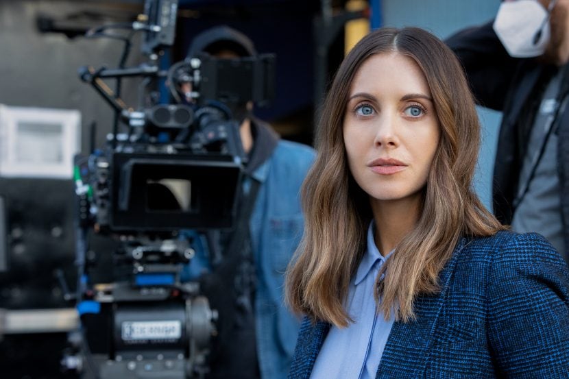 Alison Brie sul set del film Somebody I Used to Know.