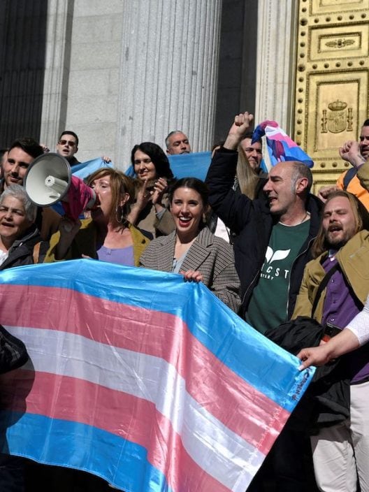 Rivoluzione in Spagna: Ley trans, aborto “libero e sicuro” e congedi mestruali