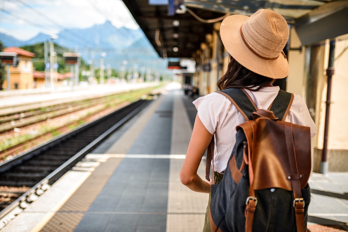 Sicurezza sui treni e in stazione: parte il sondaggio di Viola Walk Home