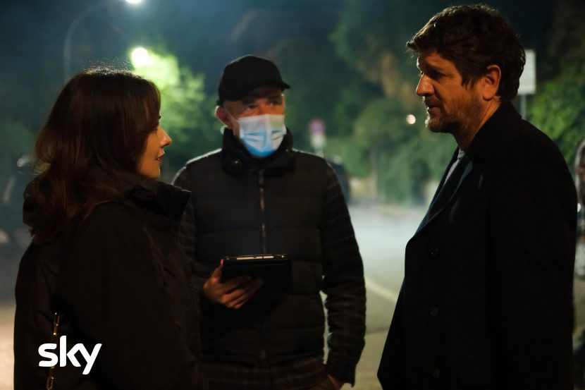 Anita Caprioli, il regista Alessandro Genovesi e Fabio De Luigi sul set di Ridatemi mia moglie.