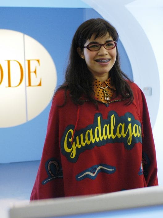 Ugly Betty, prima ancora di Barbie: Riscopriamo il cult che ha lanciato America Ferrera