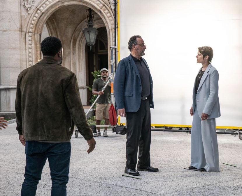 Kevin Hart, Jean Reno e Martina Avogadri sul set del film Netflix Lift.