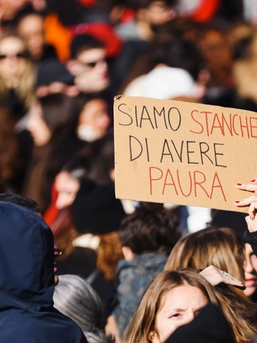 Giornata contro la violenza sulle donne: le iniziative da seguire per diffondere consapevolezza