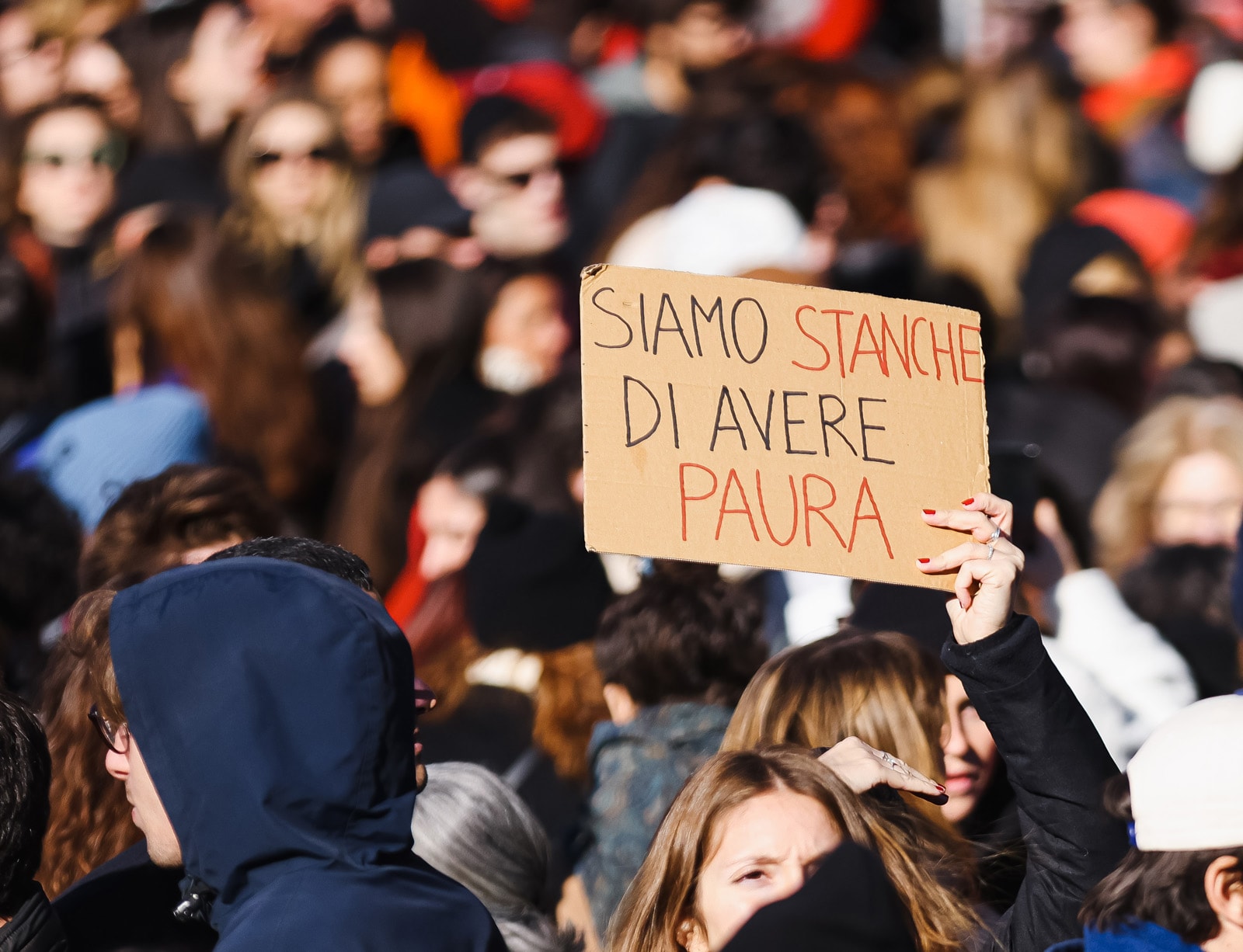 Giornata contro la violenza sulle donne: le iniziative da seguire per diffondere consapevolezza