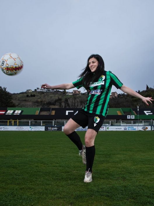 Calcio femminile: il progetto fotografico che celebra la passione di 11 calciatrici italiane