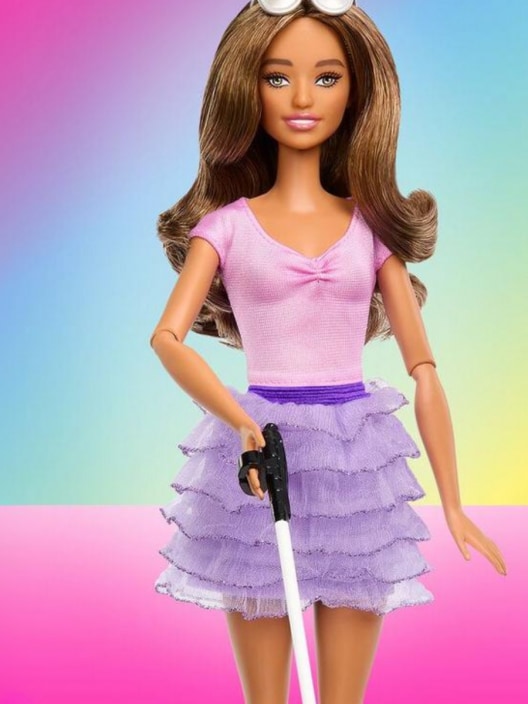 Barbie: la prima bambola non vedente per non vedenti (con vestiti tattili)