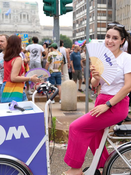 The Wom Loves Pride! Il social reportage dalla parata di Milano a bordo della cargo bike