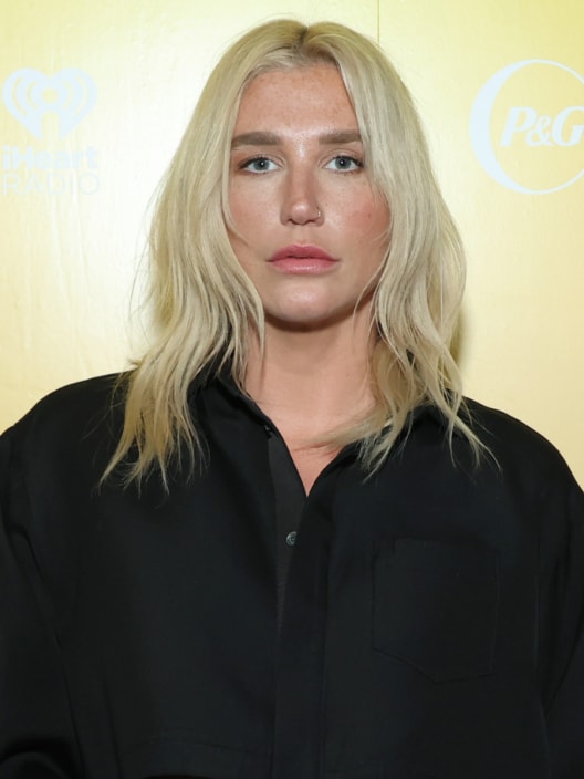 Kesha contro il body shaming: «Non mi vergogno del mio corpo, odiami più forte»