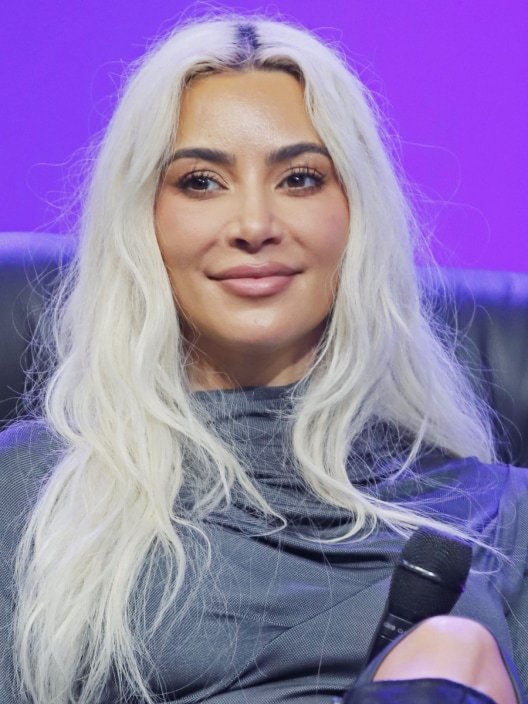 Kim Kardashian parla della sua salute mentale: dopo la rapina: «Come un robot senza emozioni»