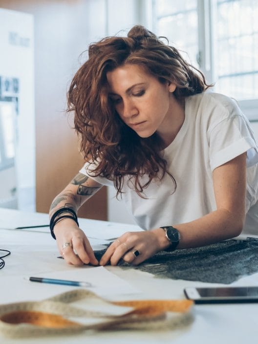 Il Pnrr si dimentica delle donne, la denuncia di Period Think Tank: “Mancano dati e indicatori per la gender equality”