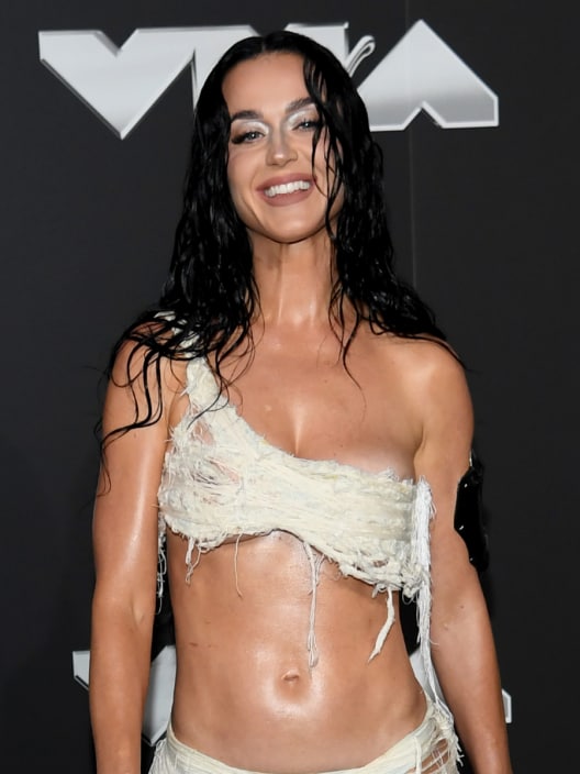 Katy Perry, agli MTV VMA parla della salute mentale: «Rimanete fedeli a voi stessi!»