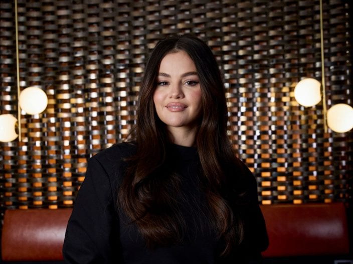 selena-gomez-maternità-problemi-di-salute-lupus-adozione