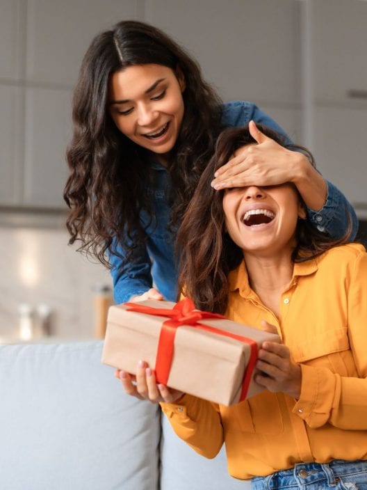 Regali per il compleanno di un’amica, ecco i più originali 