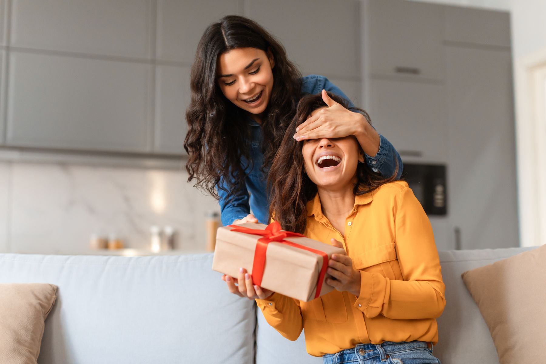 Regali per il compleanno di un'amica, ecco i più originali 